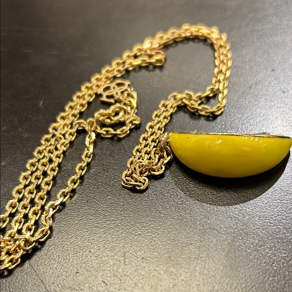 Ann Tylor Gold lemon ๐ Crescent Pendant Necklace - Picture 5 of 8